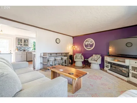 656 NW Thornton Lake Drive Albany OR 97321