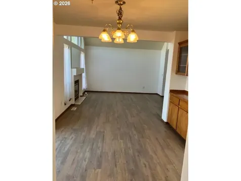945 NE Lija Loop Portland OR 97211