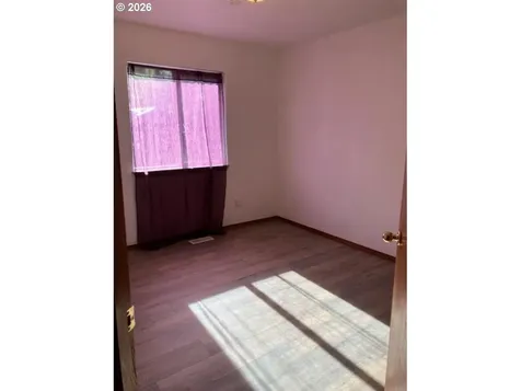 945 NE Lija Loop Portland OR 97211