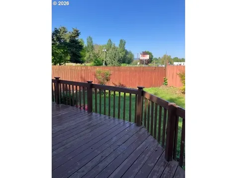 945 NE Lija Loop Portland OR 97211