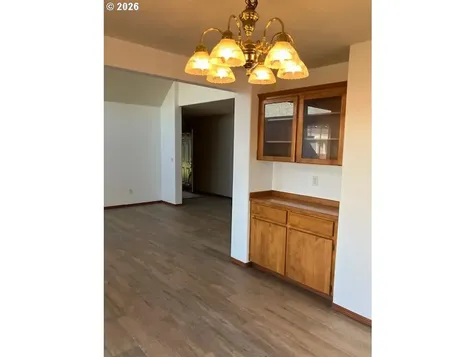 945 NE Lija Loop Portland OR 97211