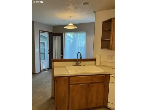 945 NE Lija Loop Portland OR 97211