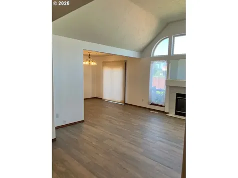 945 NE Lija Loop Portland OR 97211