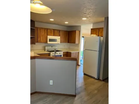 945 NE Lija Loop Portland OR 97211