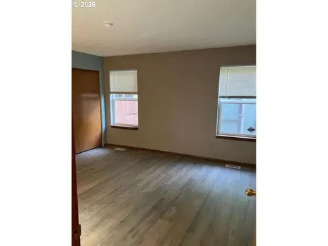 945 NE Lija Loop Portland OR 97211