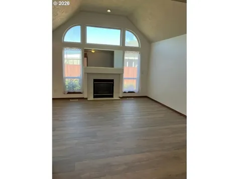 945 NE Lija Loop Portland OR 97211