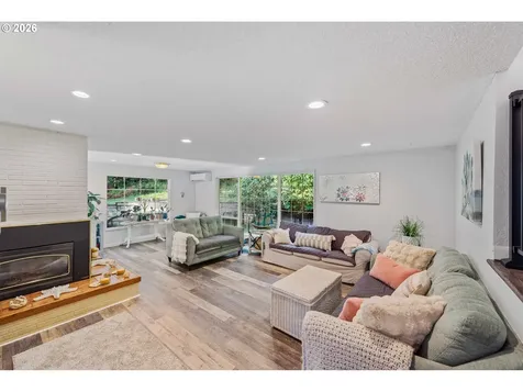 1001 W Park Roadway Coos Bay OR 97420