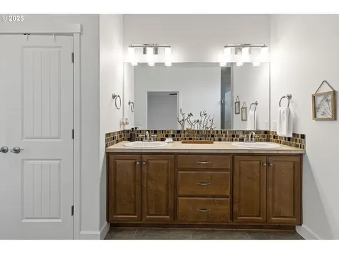 5109 NE 142nd Street Vancouver WA 98686