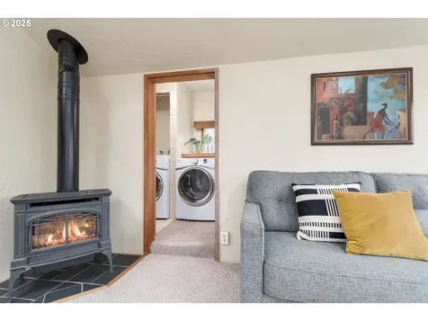 25 W 36th Avenue Eugene OR 97405