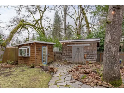 25 W 36th Avenue Eugene OR 97405
