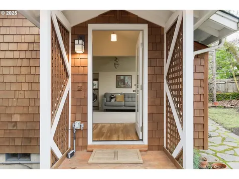 25 W 36th Avenue Eugene OR 97405