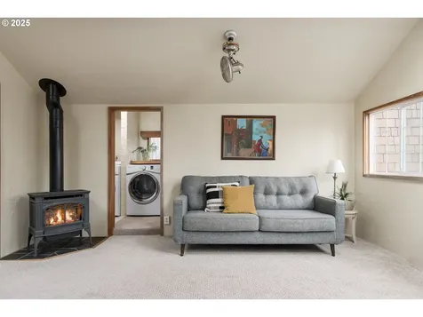 25 W 36th Avenue Eugene OR 97405