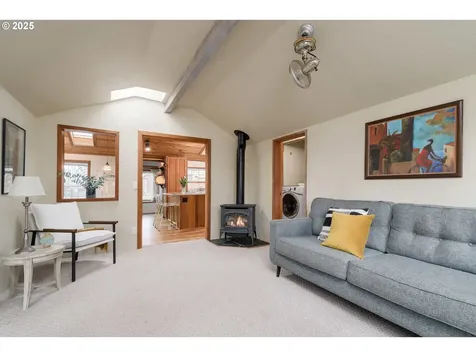 25 W 36th Avenue Eugene OR 97405
