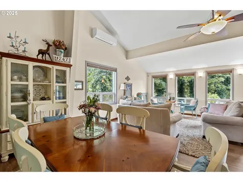 243 Independence Lane Roseburg OR 97471