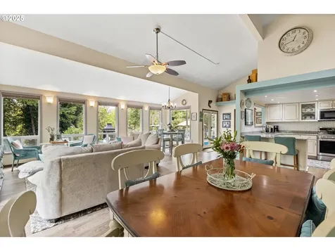 243 Independence Lane Roseburg OR 97471