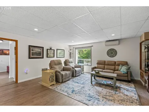 243 Independence Lane Roseburg OR 97471