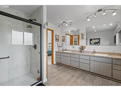 243 Independence Lane Roseburg OR 97471
