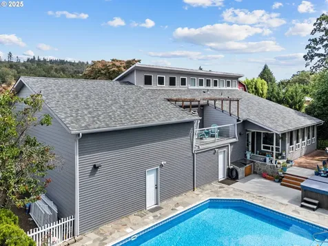 243 Independence Lane Roseburg OR 97471