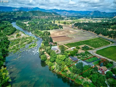 243 Independence Lane Roseburg OR 97471