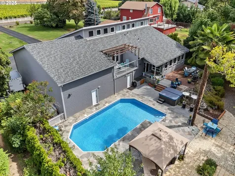243 Independence Lane Roseburg OR 97471