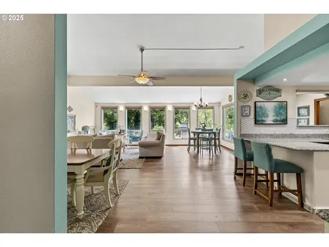 243 Independence Lane Roseburg OR 97471