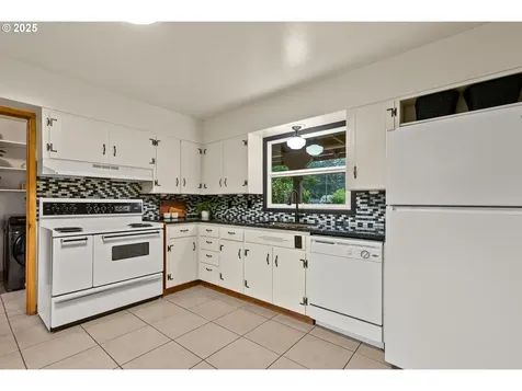 441 NE 150th Place Portland OR 97230