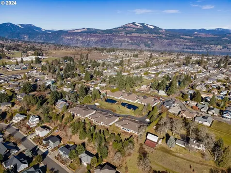 3483 Avalon Drive Hood River OR 97031