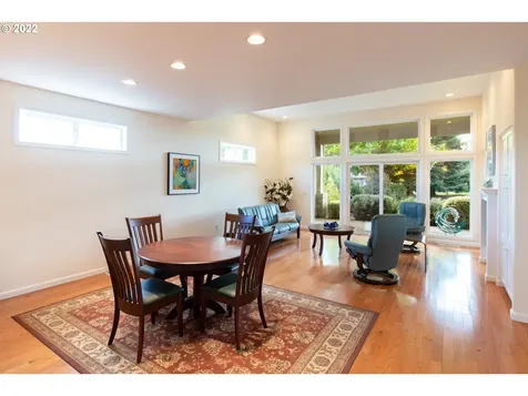 3483 Avalon Drive Hood River OR 97031