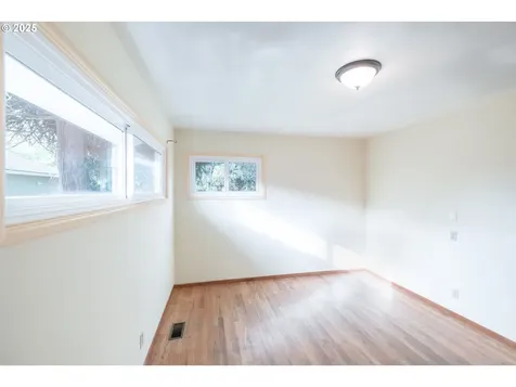 1524 NW 11th Street Corvallis OR 97330