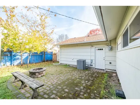 1524 NW 11th Street Corvallis OR 97330