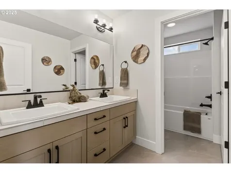 1211 S Mountain Place Ridgefield WA 98642