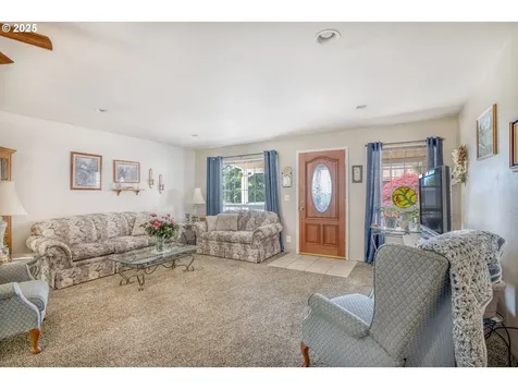 946 E 9th Place Coquille OR 97423