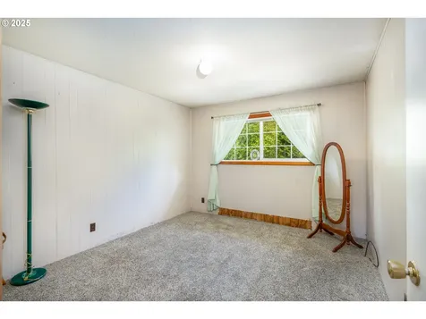946 E 9th Place Coquille OR 97423