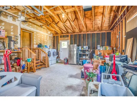 946 E 9th Place Coquille OR 97423