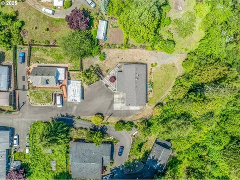 946 E 9th Place Coquille OR 97423