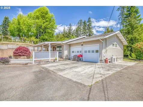 946 E 9th Place Coquille OR 97423