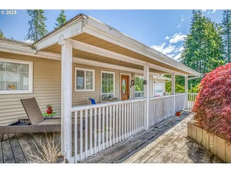 946 E 9th Place Coquille OR 97423