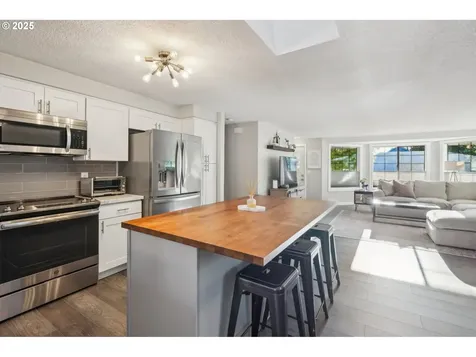 12974 SW Laurmont Drive Portland OR 97223