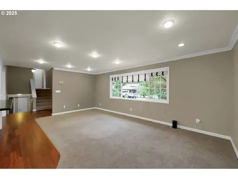 1332 Jeppesen Avenue Eugene OR 97401