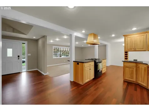 1332 Jeppesen Avenue Eugene OR 97401