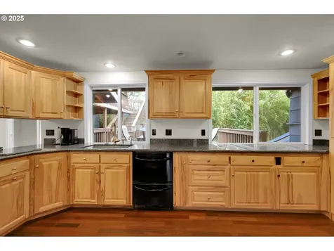 1332 Jeppesen Avenue Eugene OR 97401
