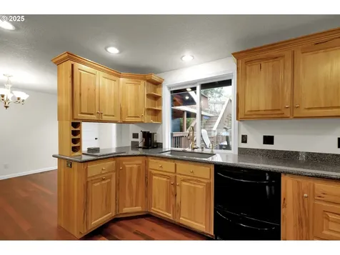 1332 Jeppesen Avenue Eugene OR 97401