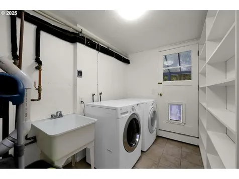 1332 Jeppesen Avenue Eugene OR 97401
