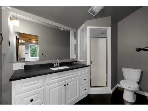 1332 Jeppesen Avenue Eugene OR 97401