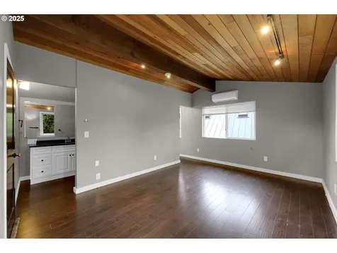 1332 Jeppesen Avenue Eugene OR 97401