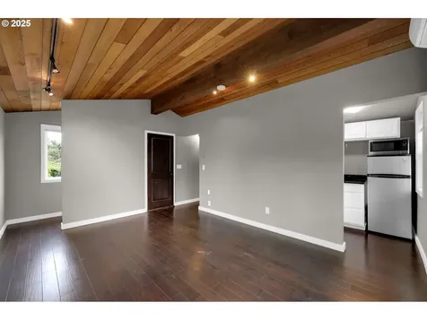 1332 Jeppesen Avenue Eugene OR 97401