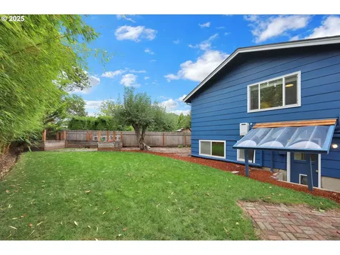 1332 Jeppesen Avenue Eugene OR 97401