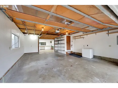 1332 Jeppesen Avenue Eugene OR 97401