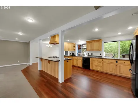 1332 Jeppesen Avenue Eugene OR 97401