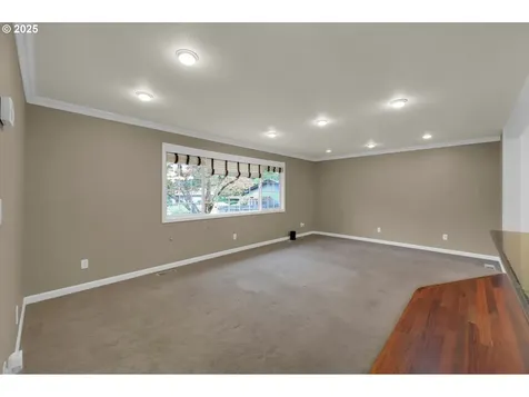 1332 Jeppesen Avenue Eugene OR 97401